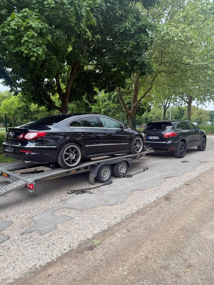 VW CC și Porsche Cayenne, cursă comună